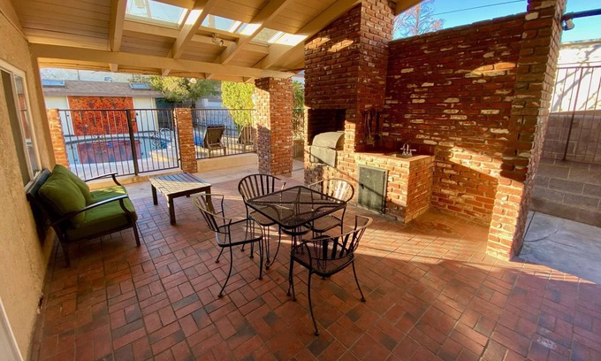 Las Vegas House | Las Vegas Pool House! Ranch Home With Salt Pool and High Speed Internet Close Drive to Strip.