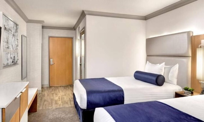 Gateway District House | Las Vegas Vacation! 3 Comfortable Units, 2 Pools, Game Room and Casino!