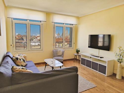 San Pablo Apartment | Las Vistas del Casco by Alogest
