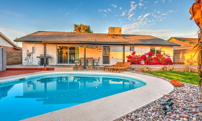Tempe House | Last Call for Summer - 10% Off All August Stays!
