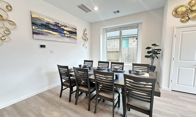 Atascocita House | Late check out! Cozy & New 4Bd/3ba, in quiet neighborhood w/big yard.
