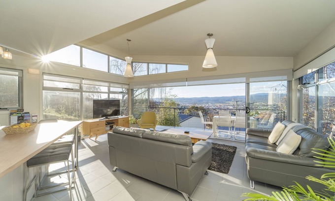 West Launceston House | Launceston Views Townhouse #2