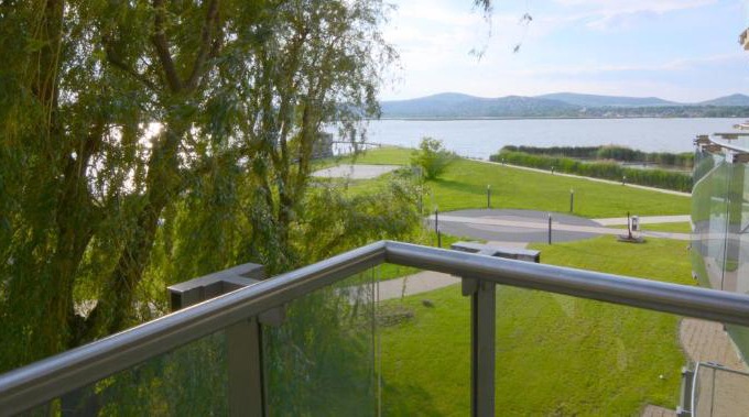 Velence Apartment | Laura apartman Velence
