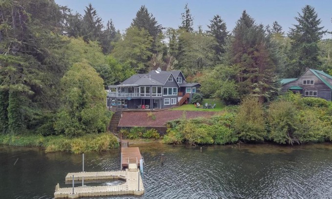 Otis House | Laurel Haven - Meredith Lodging