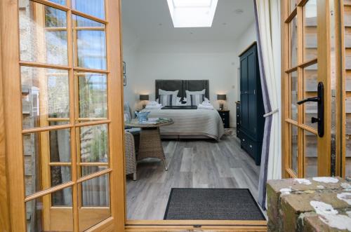 Burpham House | Lavender Lodge