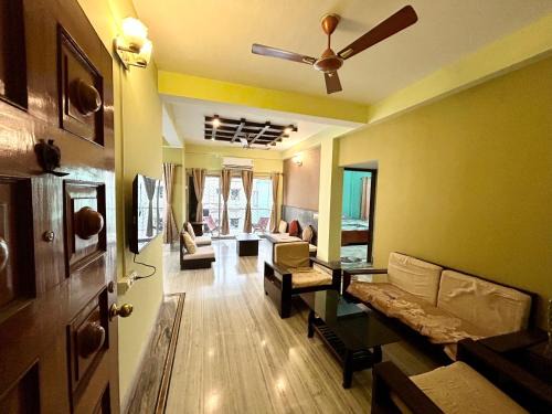 Kolkata Apartment | Lavish & Luxury 3BHK Apartment in Kalikapur Main Road