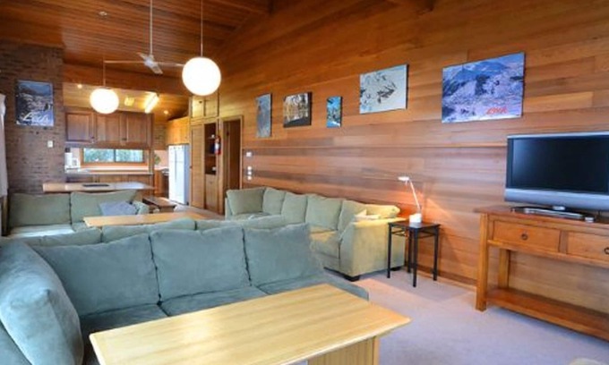 Hotham Heights Ski Chalet | Lawlers 40 - Spacious chalet perfect for families and groups