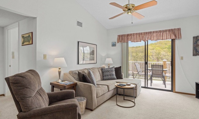 Osage Beach Condo | Lazy Days B-11 - Two Bedroom Apartment, Sleeps 6