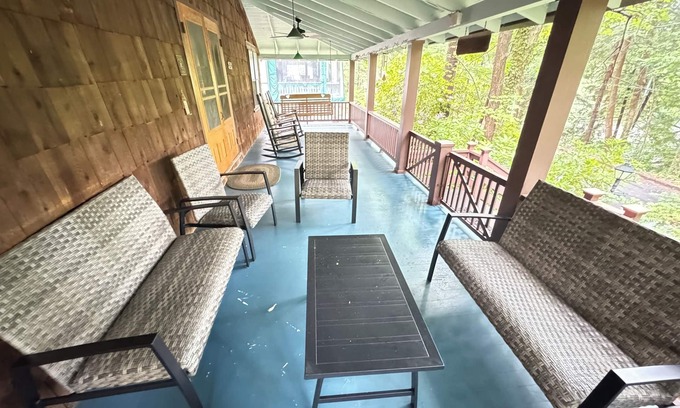 Mount Gretna Cottage | Lazy Days Lakehouse
