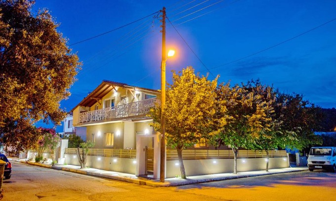 Nea Karvali Bed & Breakfast | Lazy Lizard
