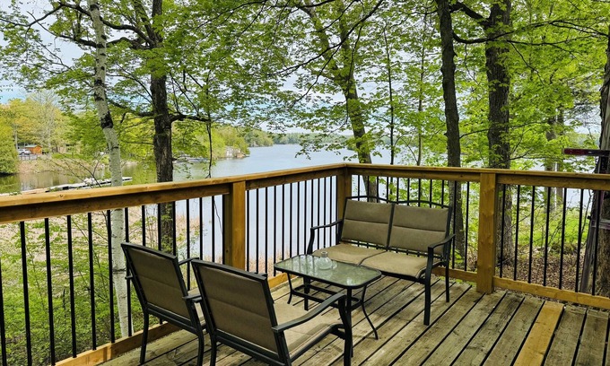Leeds and the Thousand Islands Cabin | Lazy Maple Cabin on Charleston Lake