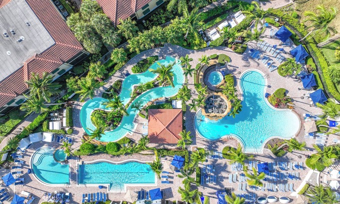Naples Cottage | Lazy River, 4 Pools, 5th Ave Resort, Your Personal Oasis, Walk to 5th Ave shops