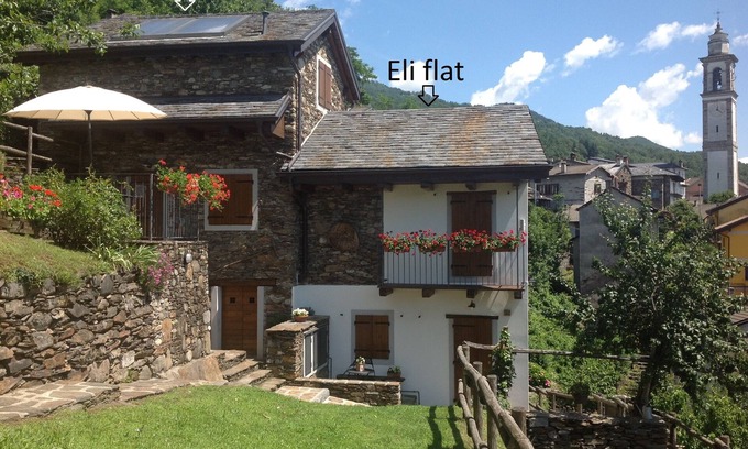 Comero House | Le 2 formiche - Eli: rustic with terrace and garden