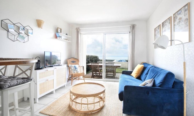 Saint-Jean-de-la-Riviere Apartment | Le balcon de Jersey - face à la mer