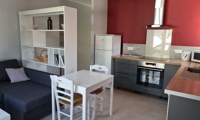 Mollans-sur-Ouveze Apartment | "LE BRIN DE LAVANDE " Small two-piece in Provencal drome