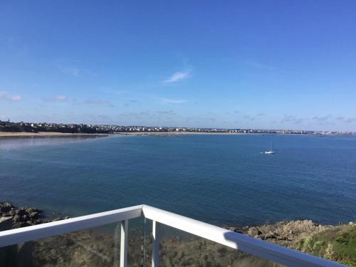 Rotheneuf-Le Pont House | Le Cézembre - vue 180 baie St Malo