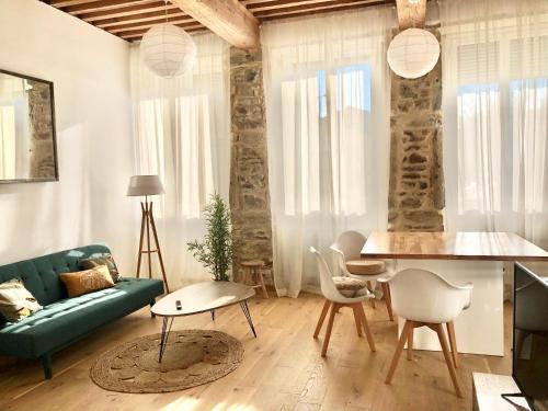 9th Arrondissement Apartment | Le Canut de St Just