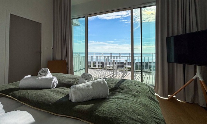 Trebeurden Apartment | Le castel T2 · T2 Luxury Apartment with Sea View a