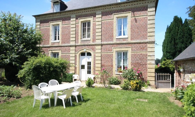 Saint-Pierre-Benouville House | Le Château - ST PIERRE BENOUVILLE