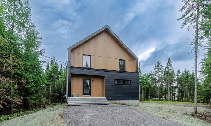 Shannon Ski Chalet | Le Chalet ODIN, private spa-Shannon