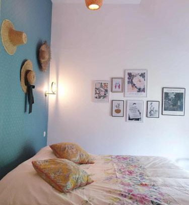 Saint-Vaast-la-Hougue House | Le chambre du Clos Giot