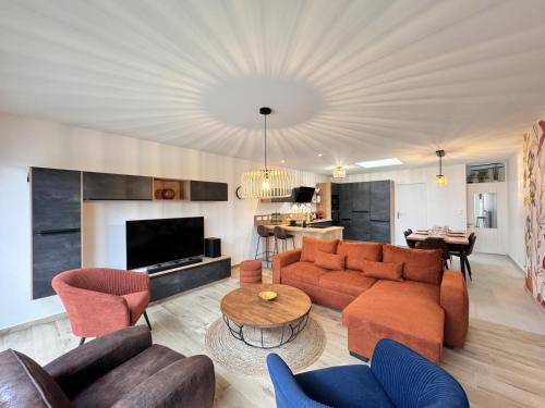 Miroir - Batignolles House | Le Charme - Jardin - Petanque - Parking - 6p