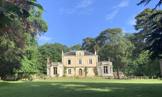 Suce-sur-Erdre Other | Le Chateau de John Miles au Bord de L'eau, aux Portes de Nantes!