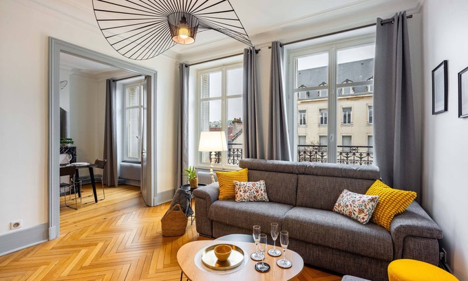 Poincare - Foch - Anatole France - Croix de Bourgogne Apartment | Le Chic de Foch - 5min à Pied de la Gare