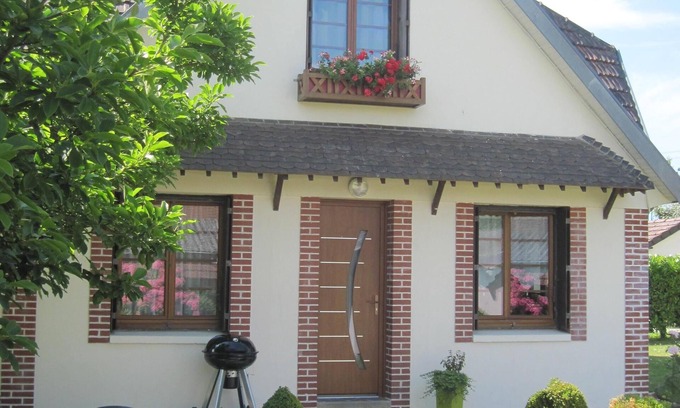 Saint-Nicolas-d'Aliermont House | Le Clos d'Aval Paulownia 76510 Saint Nicolas of Aliermont near Dieppe