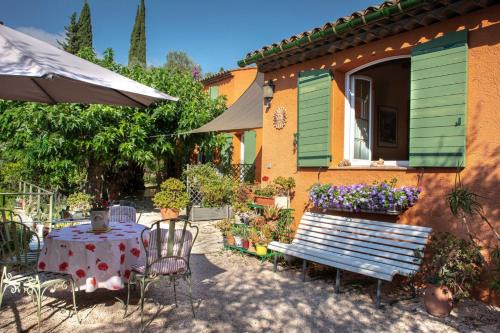 Le Rouret Bed & Breakfast | Le Clos des Oliviers 188 chemin du Hameau des Bourges 06650 Le Rouret