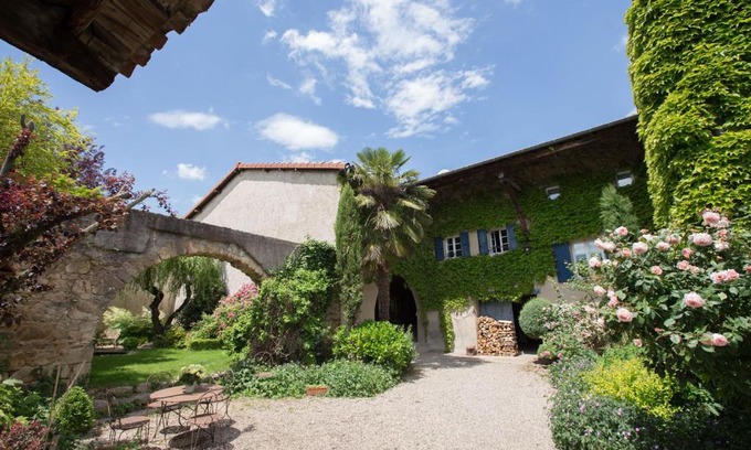 Chaussan Bed & Breakfast | Le Clos Du Perret