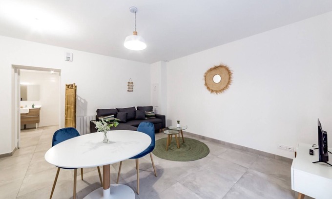 Charbonnieres-les-Bains Apartment | Le Cocon - Studio Cosy et Moderne - Charbonnière les Bains