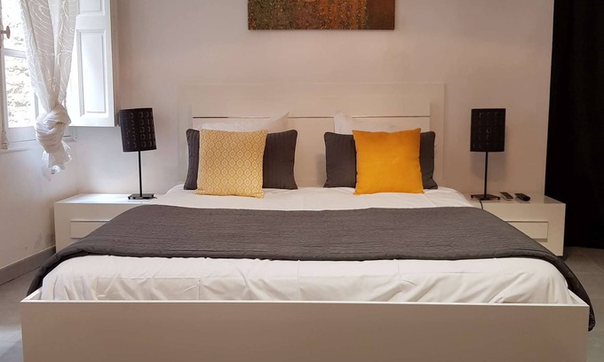 Hotel de Ville - Quinconces Apartment | LE COCON DE BORDEAUX