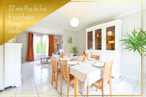 Cholet House | Le Cocon Perché - Ambiance Pastel et Jardin Arboré