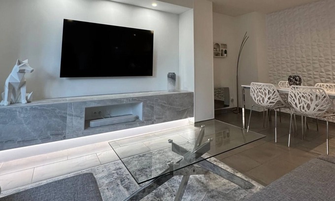 Troyes Apartment | Le Contemporain, 5 minutes from the station and city center