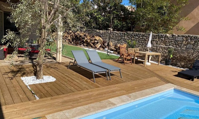 Pont de Vivaux Apartment | Le cottage gite du stade 2 pers /Parking /piscine Spa from April