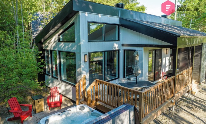 Pont-Rouge Ski Chalet | ⭐ Le Coureur des bois de Portneuf 🪓 Private SPA Sauna Pool Billiards Trails ⭐