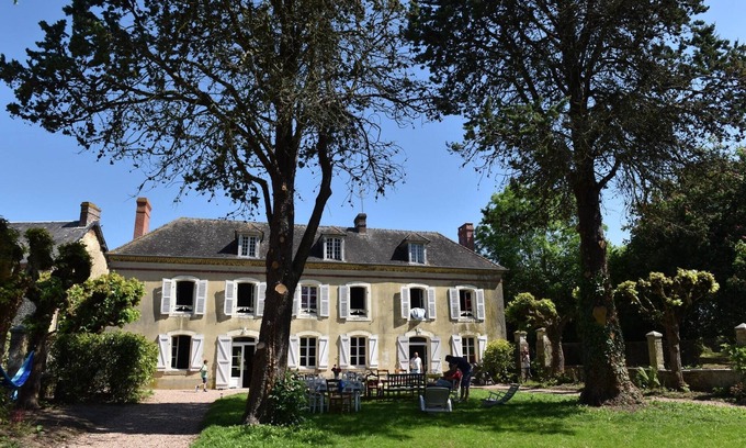 Sainte-Scolasse-sur-Sarthe House | Le Domaine du Ruisseau with swimming pool 18-35 persons