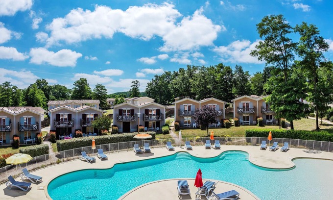 Barbaste Apartment | Le Domaine du Golf d'Albret by Interhome