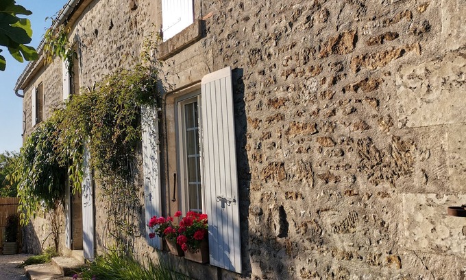Foussais-Payre Cottage | Le Domaine du Vieux chêne, gîte 8-10 pers