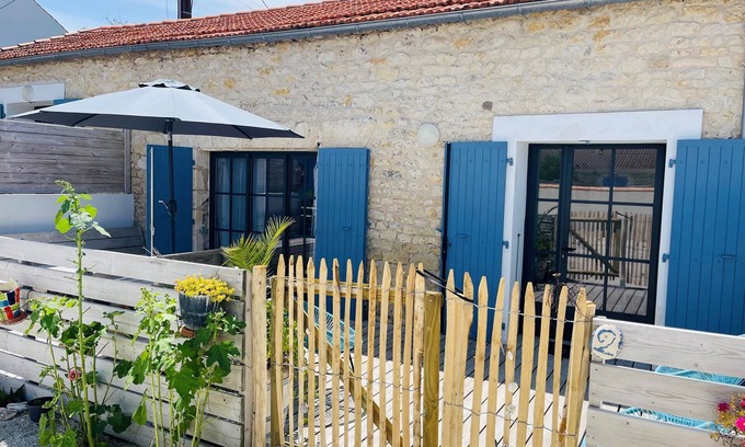 La Cotiniere Apartment | LE DUPLEX, Gîte 2. Clos des Aigrettes, 30m from La Cotinière’s Port