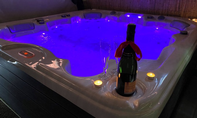 Etueffont Apartment | Le Fayé apartment with private Jacuzzi