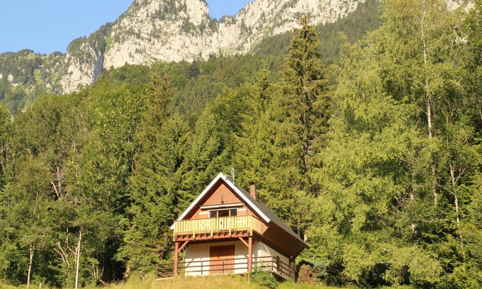 Saint-Pierre-d'Entremont Ski Chalet | Le Frenola, small wooden chalet * in Saint-Pierre d'Entremont in Chartreuse