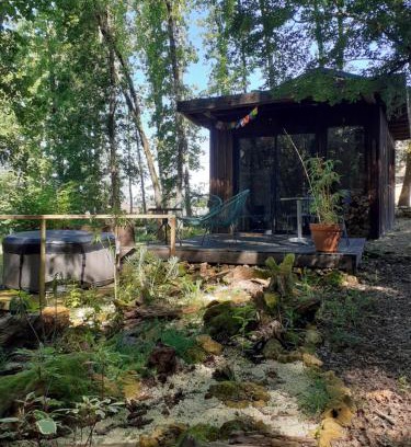 Couze-et-Saint-Front House | Le gîte de la cabane de l'oiseau