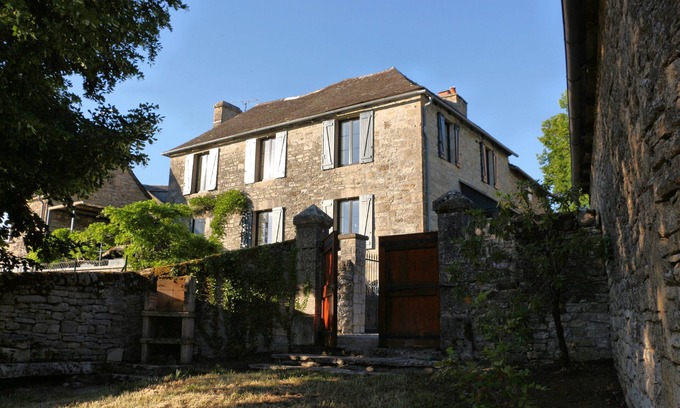 Palmas-d'Aveyron House | Le gîte de la glycine, renovated house, terrace with magnificent view, enclosed garden