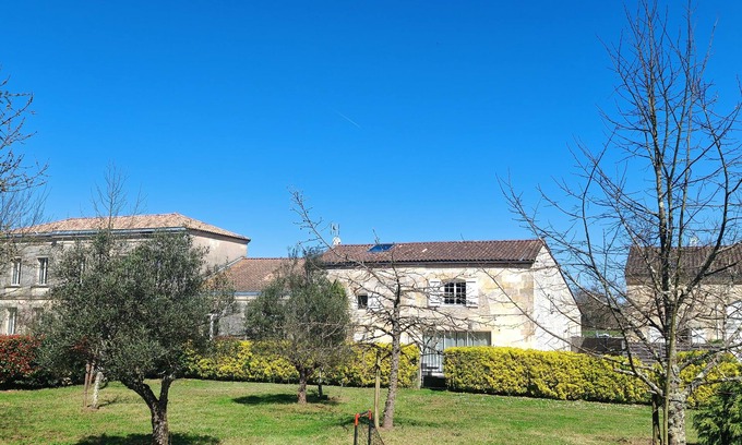 Cubnezais Villa | Le Gîte de Moulin Situé à Cubnezais au Cœur du Vignoble Bordelais