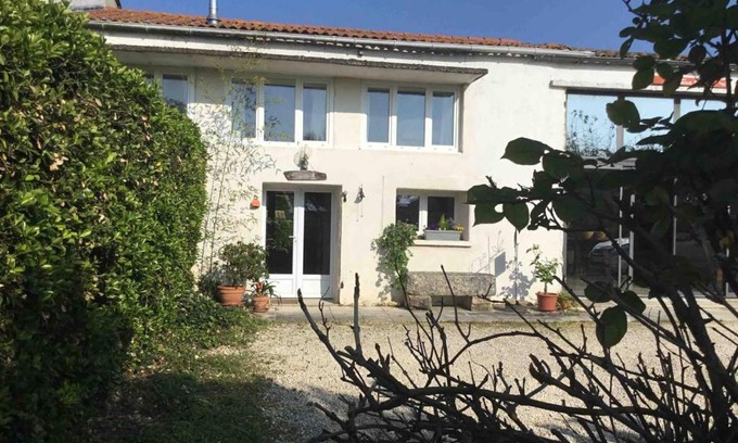 Saint-Michel-en-l'Herm House | Le gîte du potier