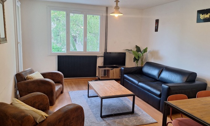 Ornex Apartment | Le Genève-Parking Garage & Balcony-air-conditioned