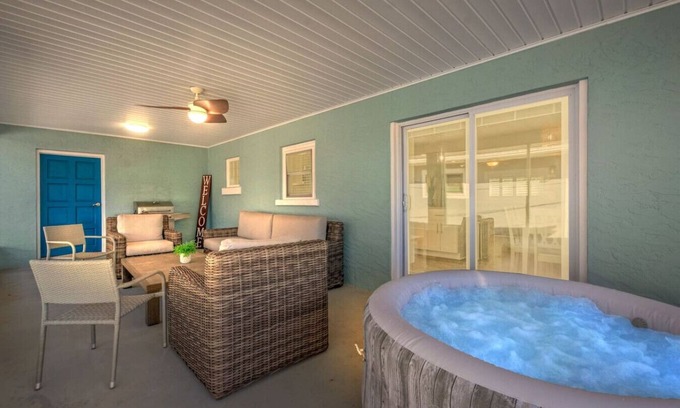 Fort Bay House | Le Grand Getaway: Hot Tub, Golf Cart, 3 Min Wk to Bch, FREE Activities, Pets OK!