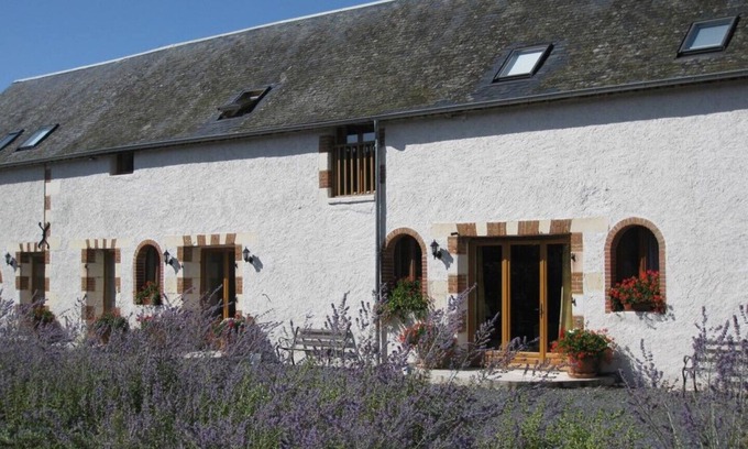Cussay Cottage | Le Grebe - Luxury 4 bedroom holiday home with heated pool in the Loire Valley
